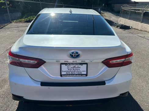 Used 2018 Toyota Camry XLE w/ Audio Package FWD image 6