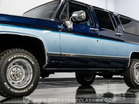 Used 1990 GMC Suburban 4WD image 21