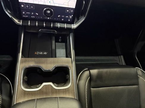 Used 2025 GMC Acadia Denali w/ Super Cruise Package image 22