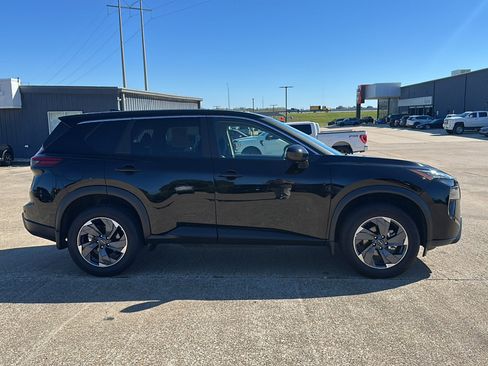 Certified 2025 Nissan Rogue SV image 9