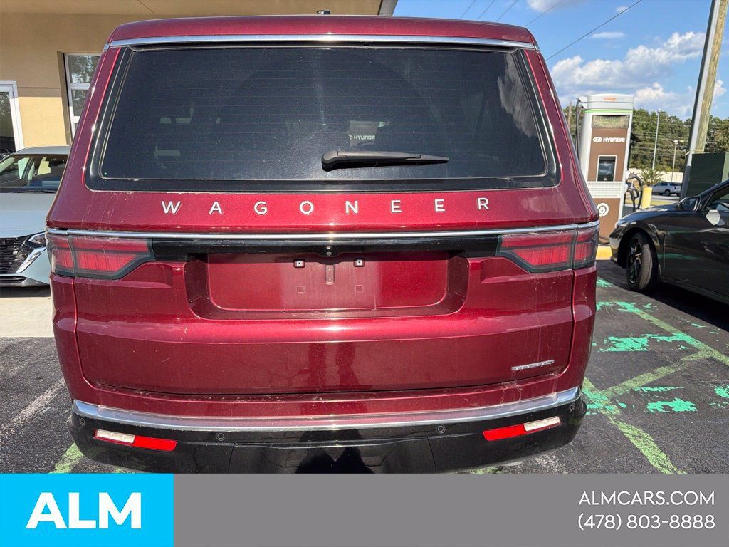 Used 2024 Jeep Wagoneer L Series II w/ Flexible Seating Group AWD/4WD image 7