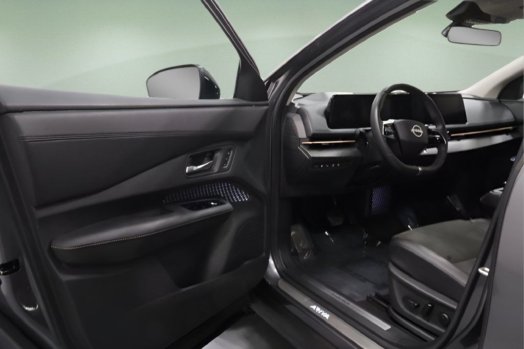 Used 2024 Nissan Ariya AWD image 11