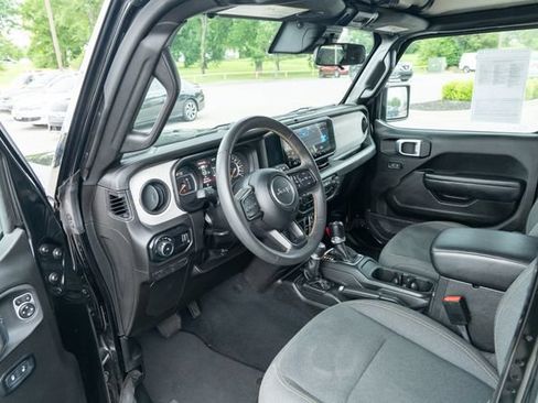 Used 2024 Jeep Wrangler Unlimited Sport AWD/4WD image 17