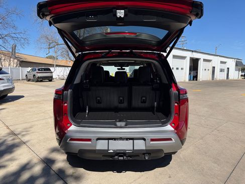 Used 2023 Nissan Pathfinder Platinum w/ Cargo Package AWD/4WD image 33