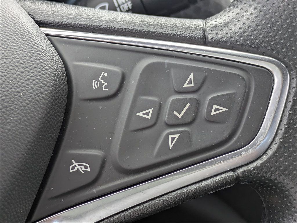 Used 2025 Chevrolet Malibu LT FWD image 23