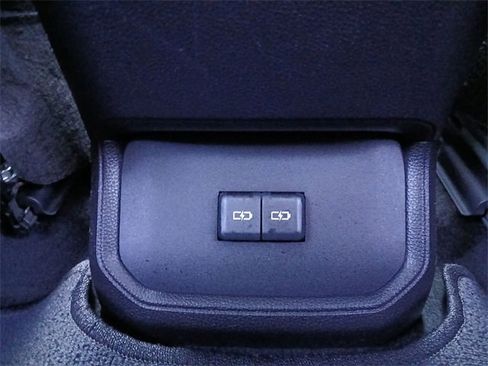 Certified 2023 Toyota Highlander XLE image 42