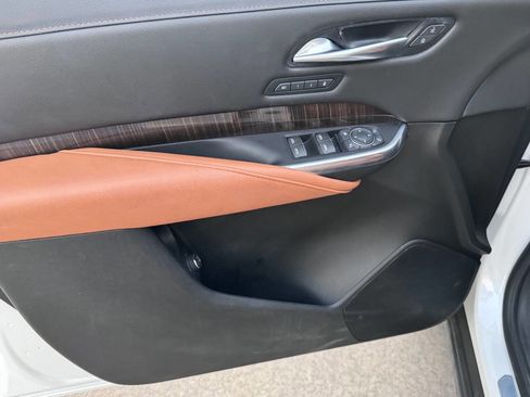 Used 2022 Cadillac XT4 Premium Luxury image 14