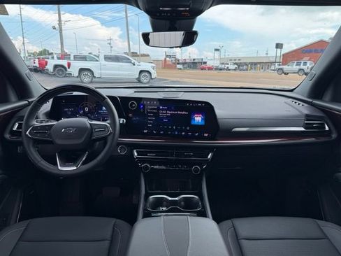 Used 2026 Chevrolet Traverse Z71 w/ Enhanced Driving Package AWD/4WD image 8