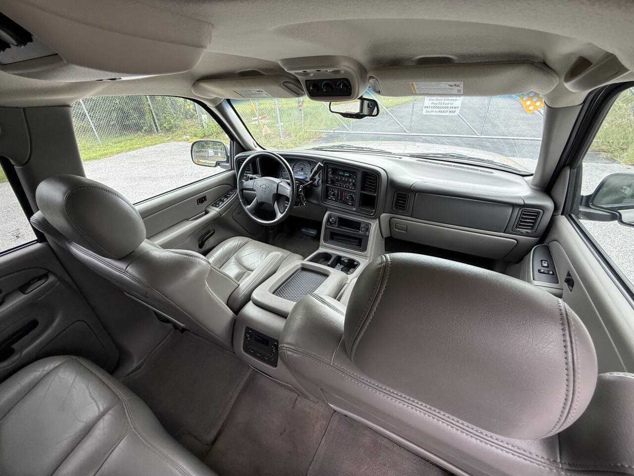 Used 2004 Chevrolet Suburban LS w/ Preferred Equipment Group RWD image 21