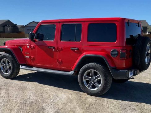 Certified 2019 Jeep Wrangler Unlimited Sahara AWD/4WD image 6