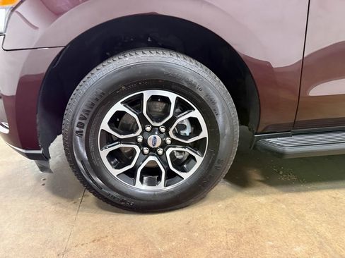 Used 2024 Ford Expedition XLT image 89