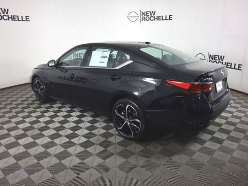 New 2025 Nissan Altima 2.5 SR w/ SR Premium Package image 8