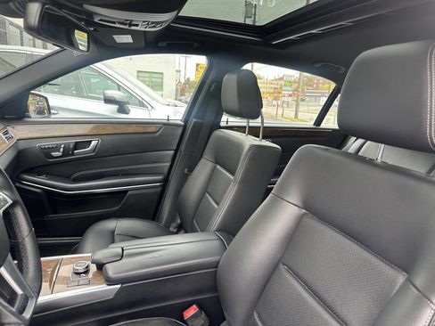 Used 2016 Mercedes-Benz E 350 4MATIC Sedan w/ Premium Package image 12