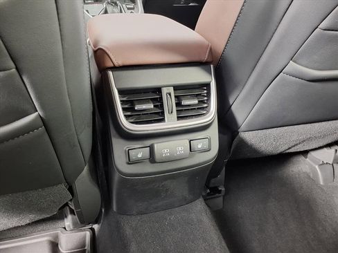 Used 2020 Subaru Outback Touring w/ Popular Package #2 image 9