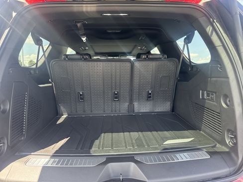 New 2026 Chevrolet Suburban Premier w/ Sun And Tow Package AWD/4WD image 28