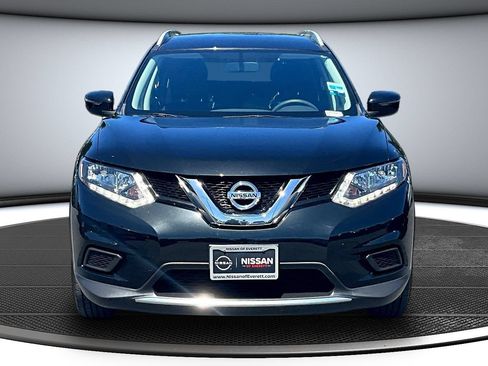 Used 2016 Nissan Rogue S w/ Appearance Package FWD image 2