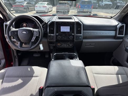 Used 2021 Ford F250 XLT w/ XLT Premium Package AWD/4WD image 8