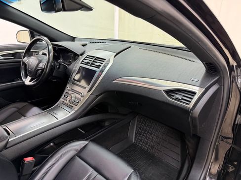 Used 2020 Lincoln MKZ AWD image 11