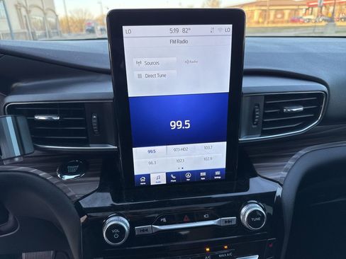 Used 2023 Ford Explorer Limited w/ Limited Technology Package image 25