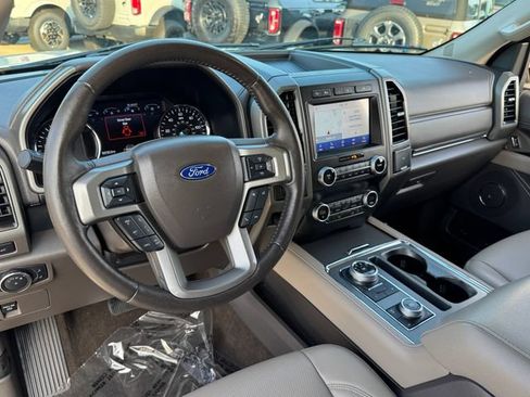 Used 2021 Ford Expedition XLT AWD/4WD image 3