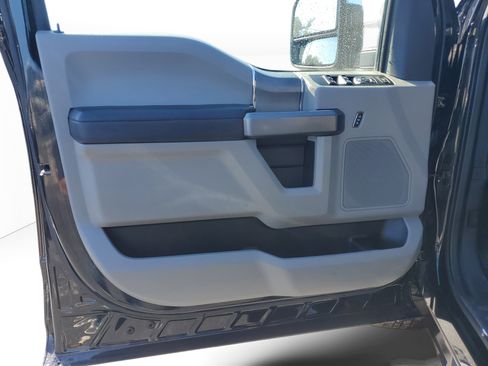 Used 2022 Ford F250 XLT w/ XLT Premium Package image 12