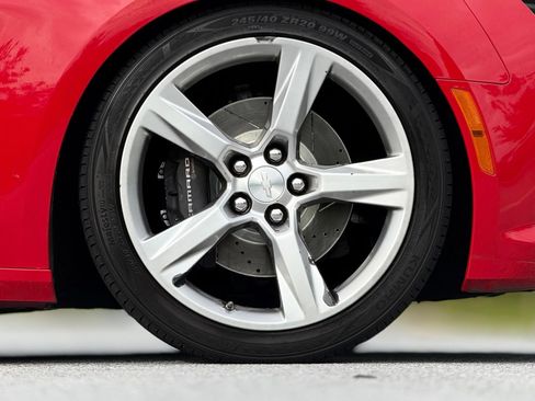 Used 2016 Chevrolet Camaro SS RWD image 21