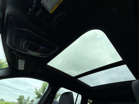 New 2025 Jeep Grand Cherokee Limited w/ Black Appearance Package image 32