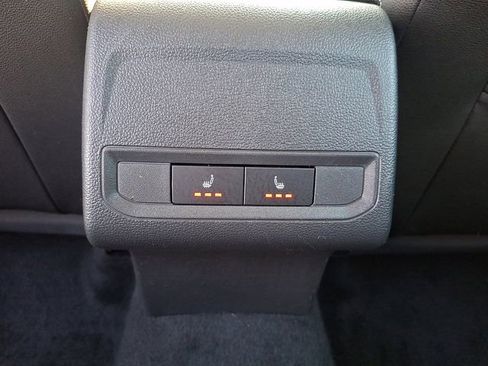 Used 2021 Volkswagen Jetta SE w/ SE Cold Weather Package image 11