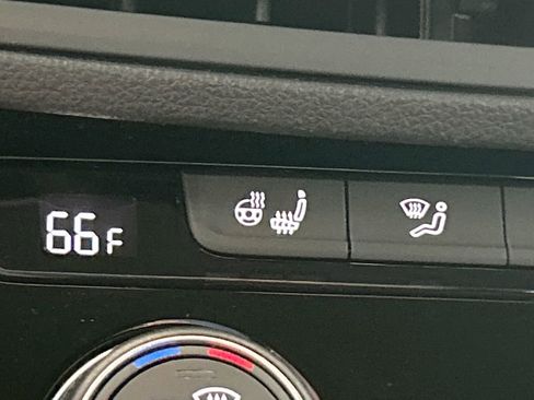 Certified 2021 Volkswagen Jetta R-Line FWD image 27