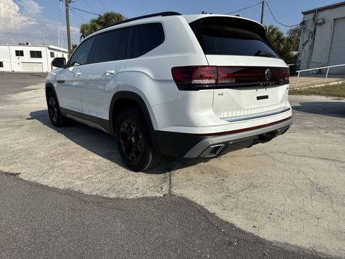 New 2026 Volkswagen Atlas Peak Edition AWD/4WD image 4