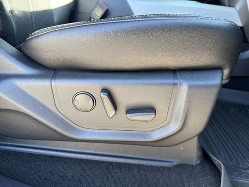 Used 2020 Ford F250 Lariat w/ Chrome Package image 18