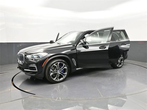 Used 2019 BMW X5 xDrive50i w/ Executive Package image 28