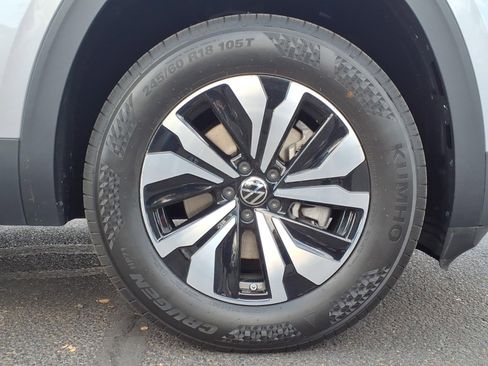 Used 2024 Volkswagen Atlas SE image 9