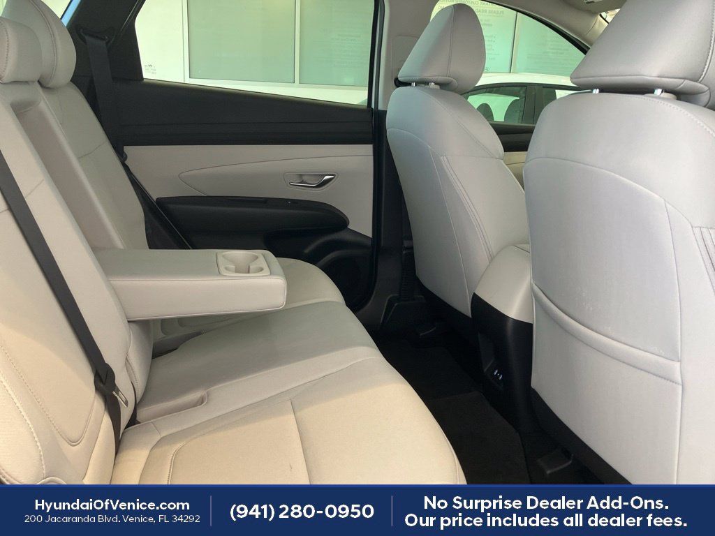 Used 2025 Hyundai Tucson SE FWD image 17