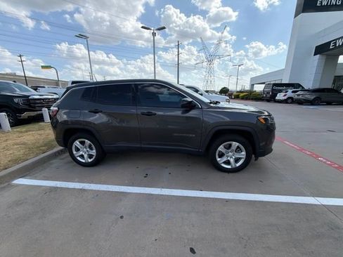 Used 2023 Jeep Compass Sport AWD/4WD image 8