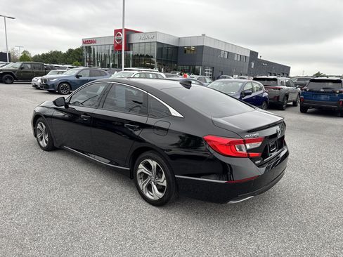 Used 2018 Honda Accord EX image 24