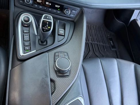 Used 2019 BMW i8 Coupe image 31