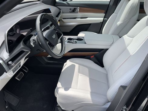 New 2026 Cadillac Vistiq Luxury image 13