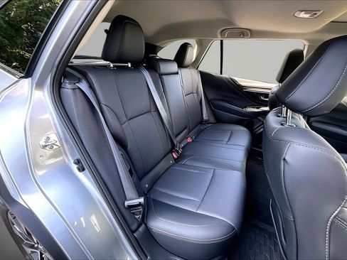 Used 2025 Subaru Outback Limited AWD/4WD image 25