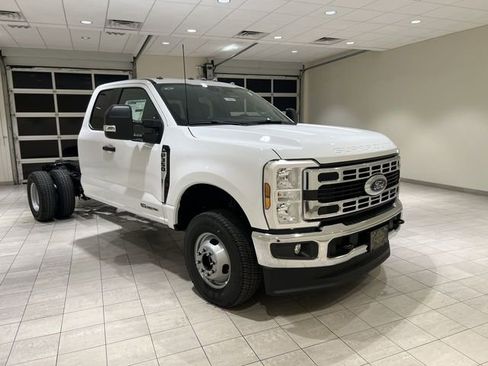 New 2026 Ford F350 XL w/ XL Chrome Package AWD/4WD image 7