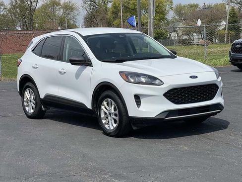 Certified 2022 Ford Escape SE w/ Cold Weather Package AWD/4WD image 7