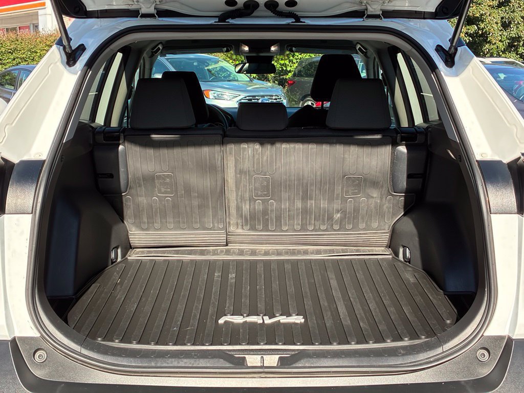 Used 2025 Toyota RAV4 XLE AWD/4WD image 29
