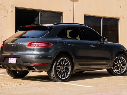 Used 2018 Porsche Macan image 44