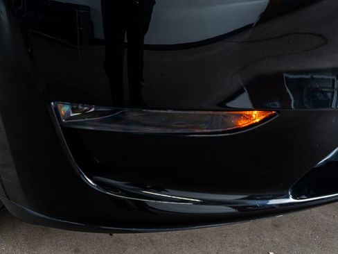 Used 2025 Tesla Model Y Long Range image 18