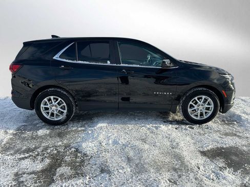 Used 2023 Chevrolet Equinox LT image 2