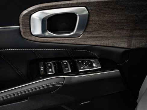 Used 2021 Kia Sorento SX Prestige image 29