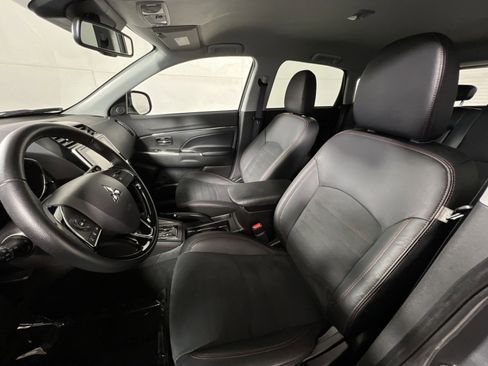 Used 2023 Mitsubishi Outlander Sport SE image 11