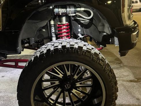 Used 2024 Ford F250 Platinum w/ FX4 Off-Road Package image 8