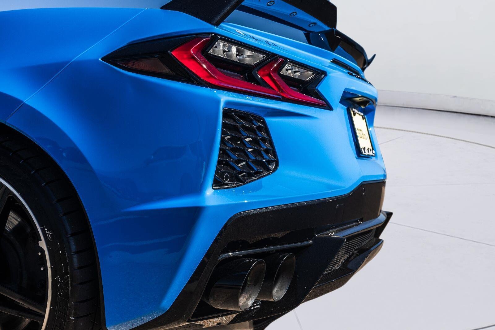 Used 2023 Chevrolet Corvette Stingray Premium Cpe w/ Z51 Performance Package RWD image 13