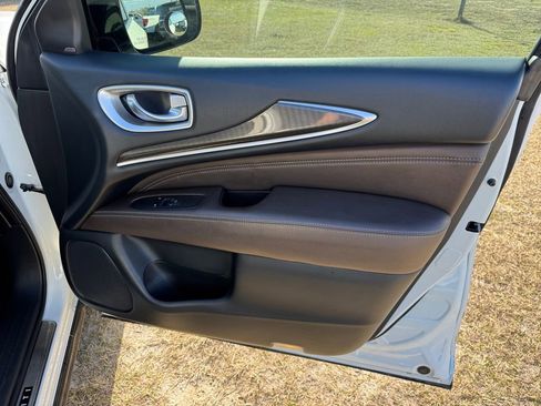 Used 2019 INFINITI QX60 Luxe w/ Essential Package image 19